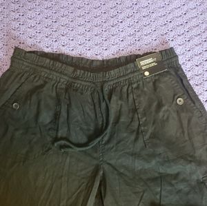 Avenue Women's Pants 55%Linen Size 14/16 Black.